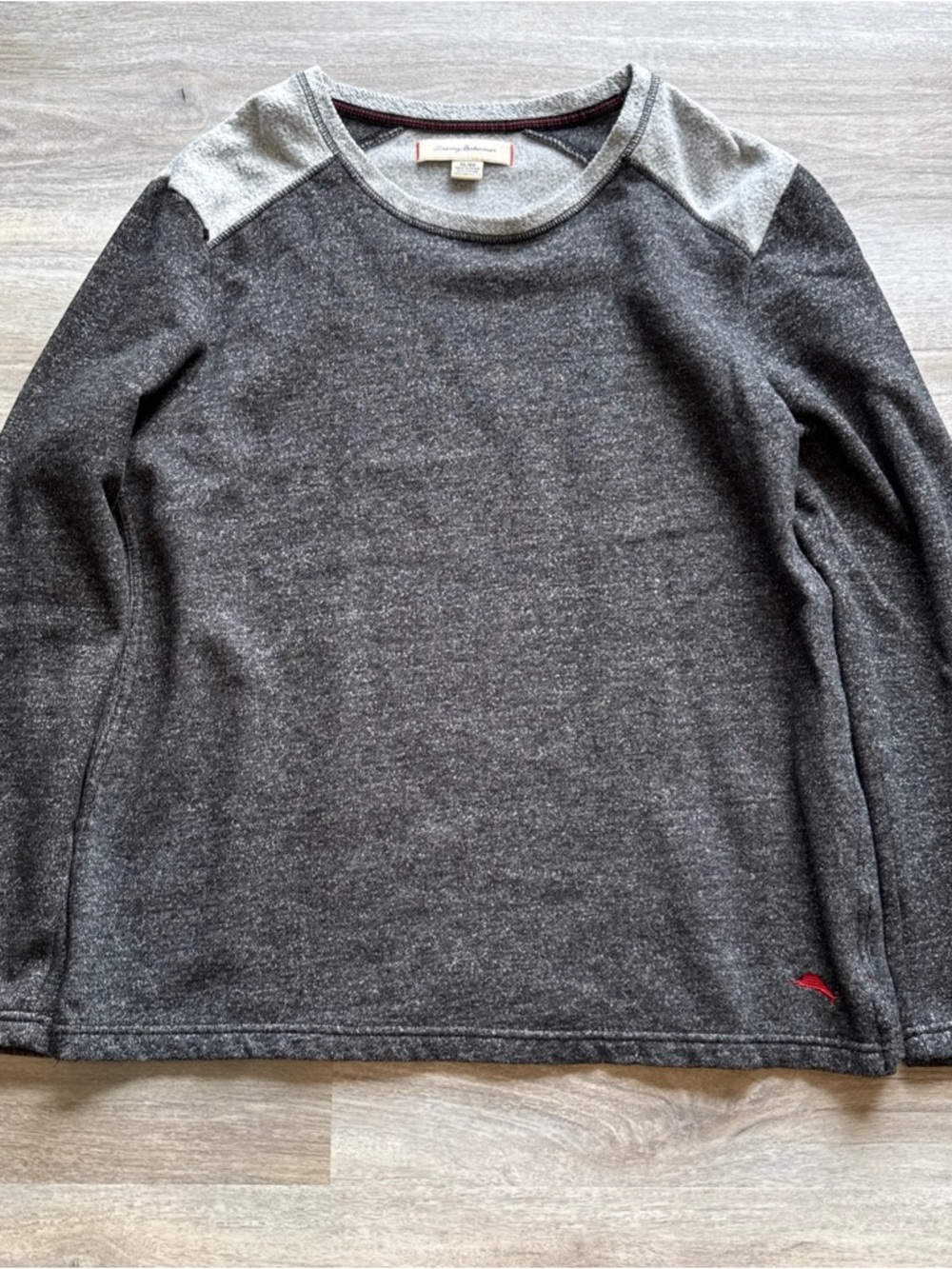 Tommy Bahamas Like New XL Heather Gray Raglan Sweatshirt with Light Gray Trim